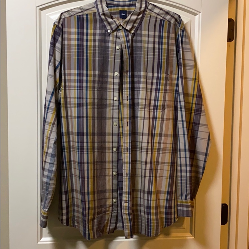 GAP Men’s button shirt